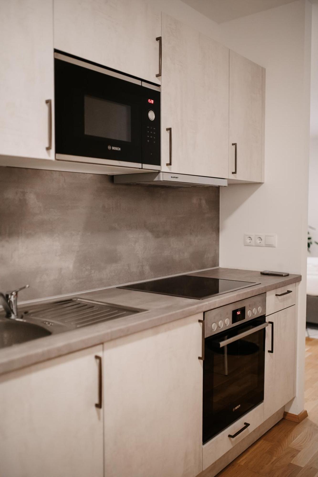Modern Apartments Виена Екстериор снимка